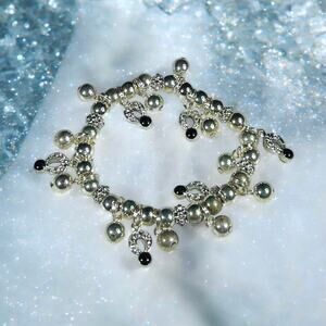 Silver Tone Black Sparkly Beaded Stretch Bracelet Deadstock New on Card Retro